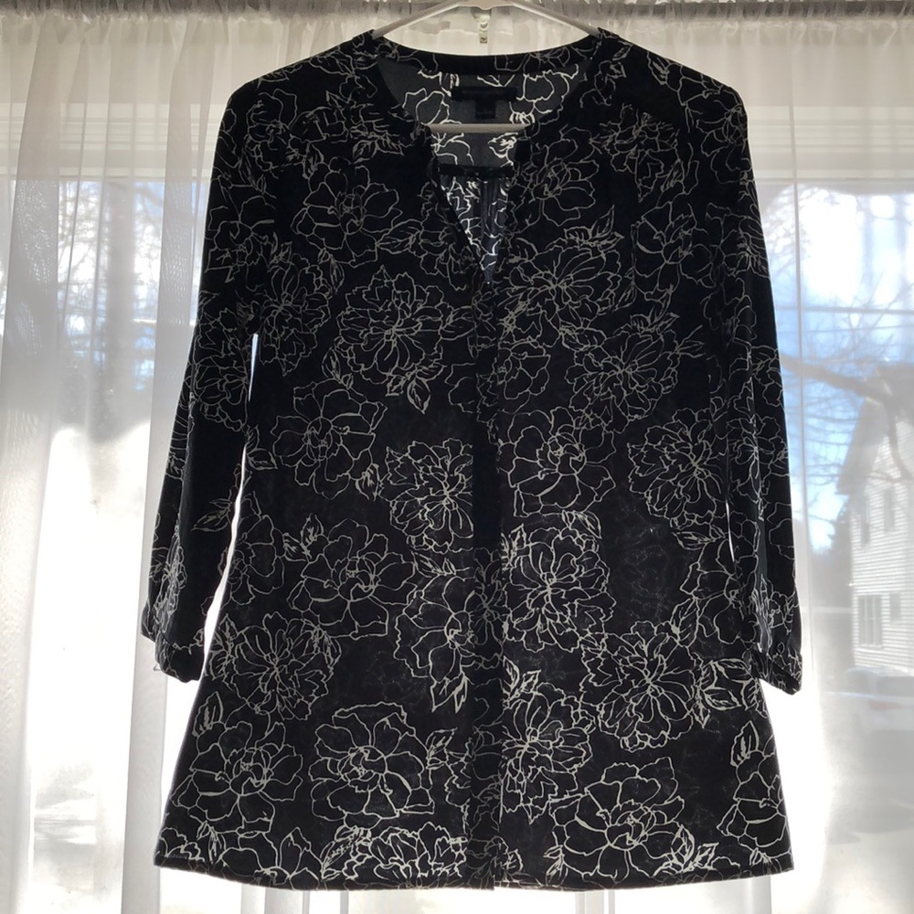 Black printed top